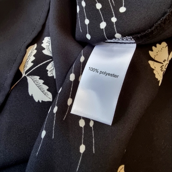 🌟3/$40 Sale!Mix & Match🌟 Maurices Floral Blouse - Picture 5 of 7